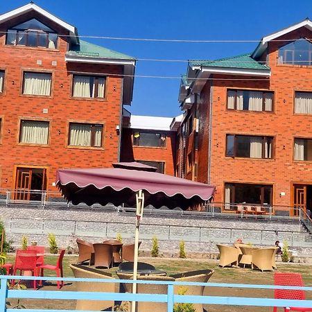 White Water Resorts Pahalgām Eksteriør bilde