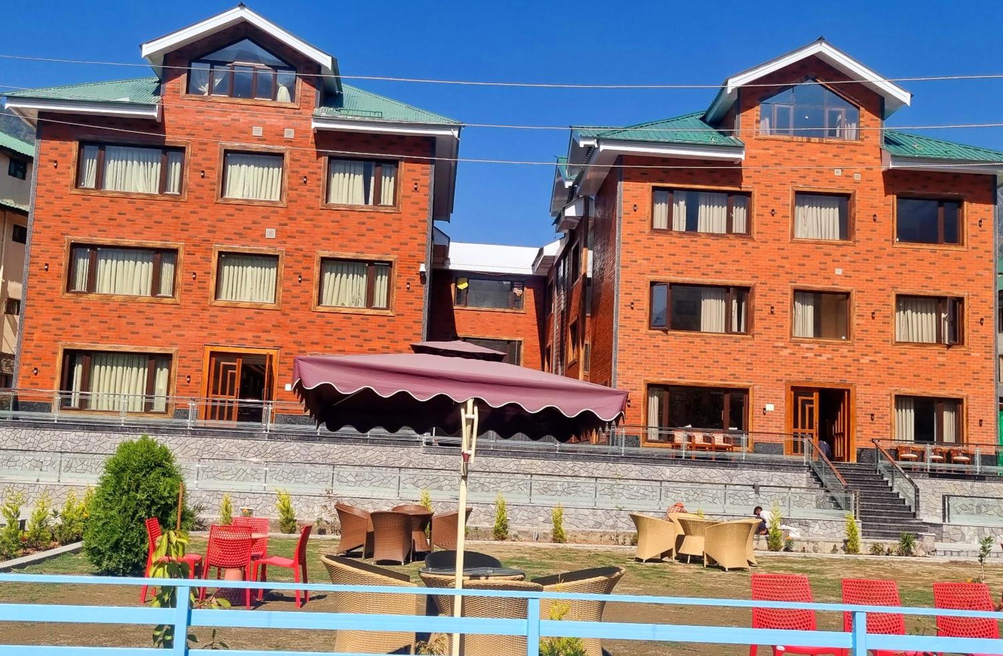 White Water Resorts Pahalgām Eksteriør bilde